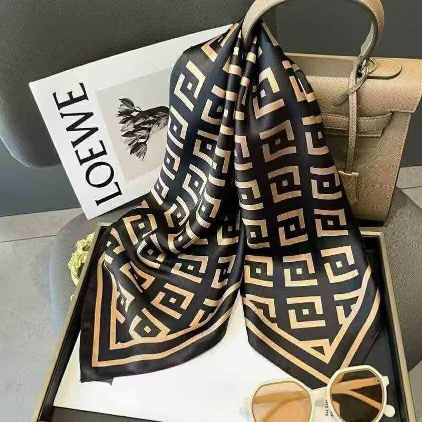 Foulard MAX noir et doré