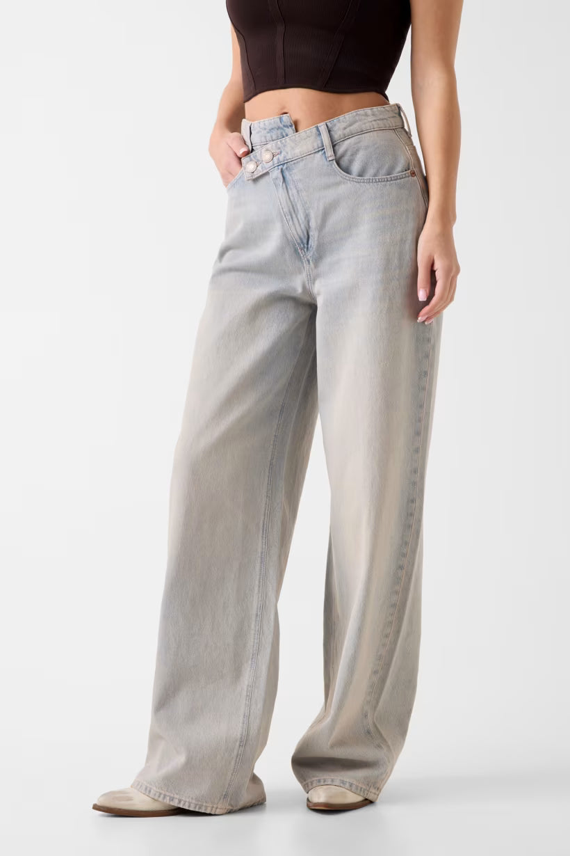 Jean IVARA Guess