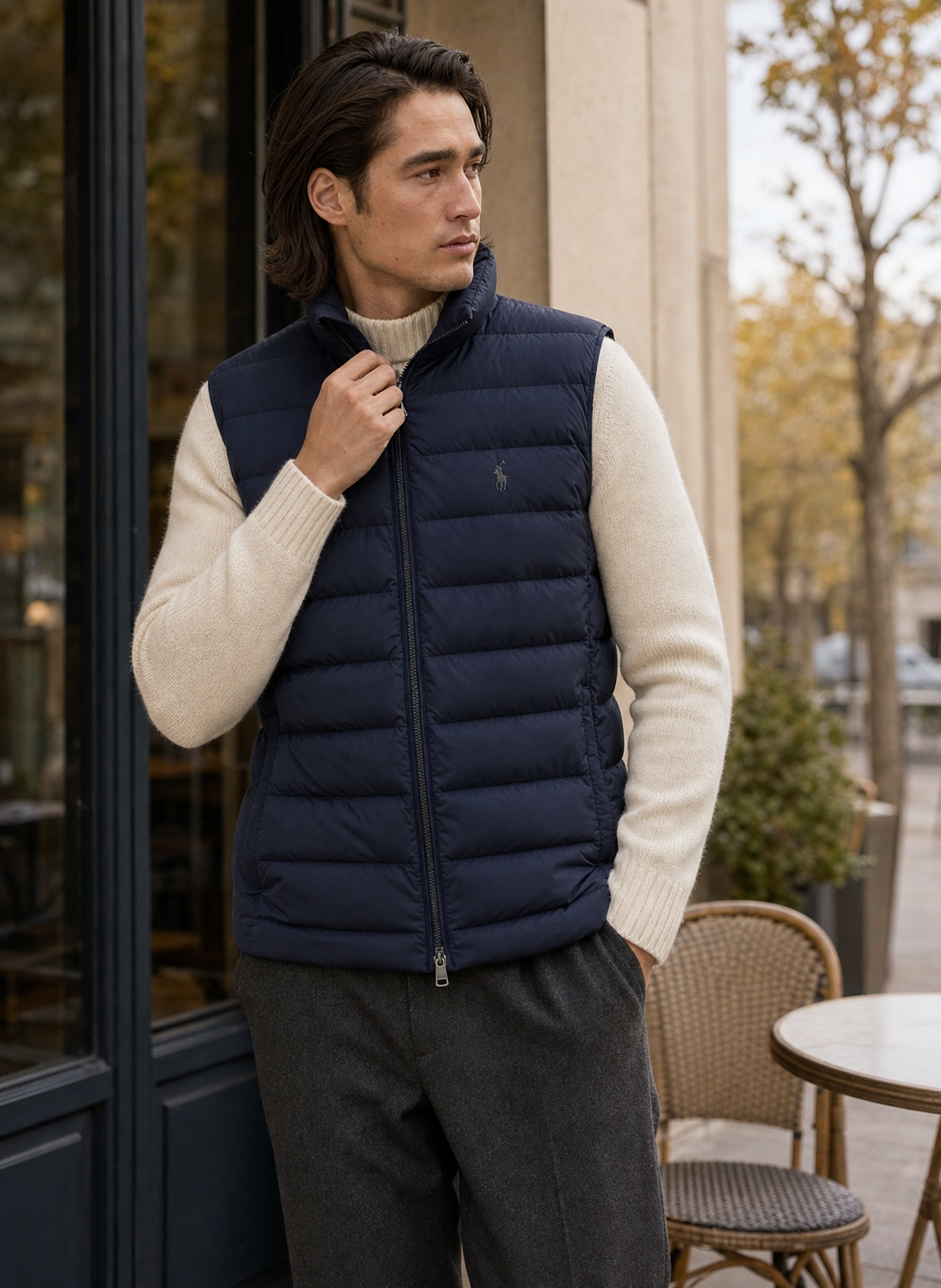Doudoune AROLD Polo Ralph Lauren marine portée – vue lifestyle