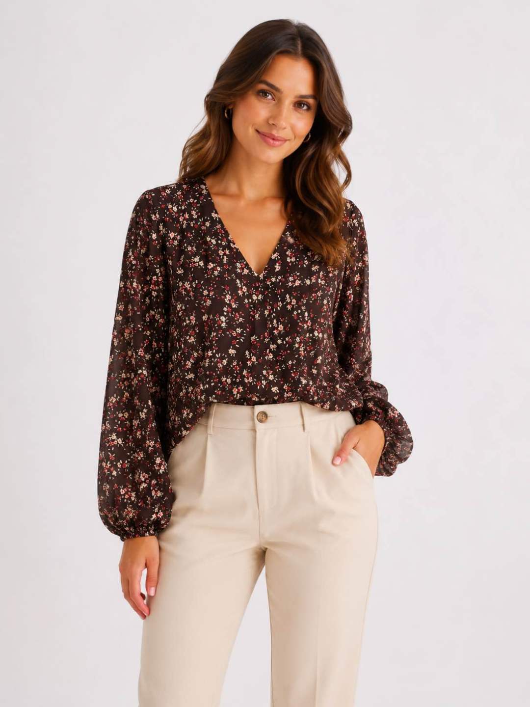 Blouse Clara imprimé fleuri sur fond chocolat