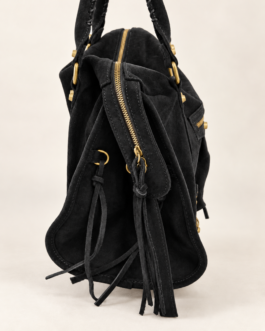 Sac Soléane 3836 Grand Modèle, reproduction en noir, vue de profil du zip et des lanières