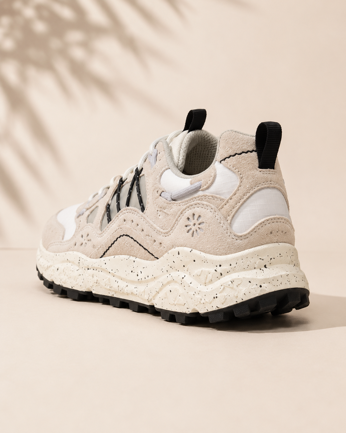 Flower Mountain Yamabushi Uni Suede blanc - vue arrière et semelle