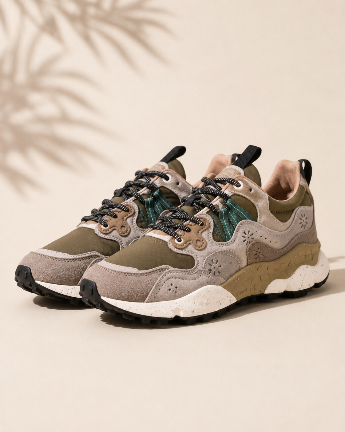 Flower Mountain Yamano 3 kaki beige - paire vue trois-quarts