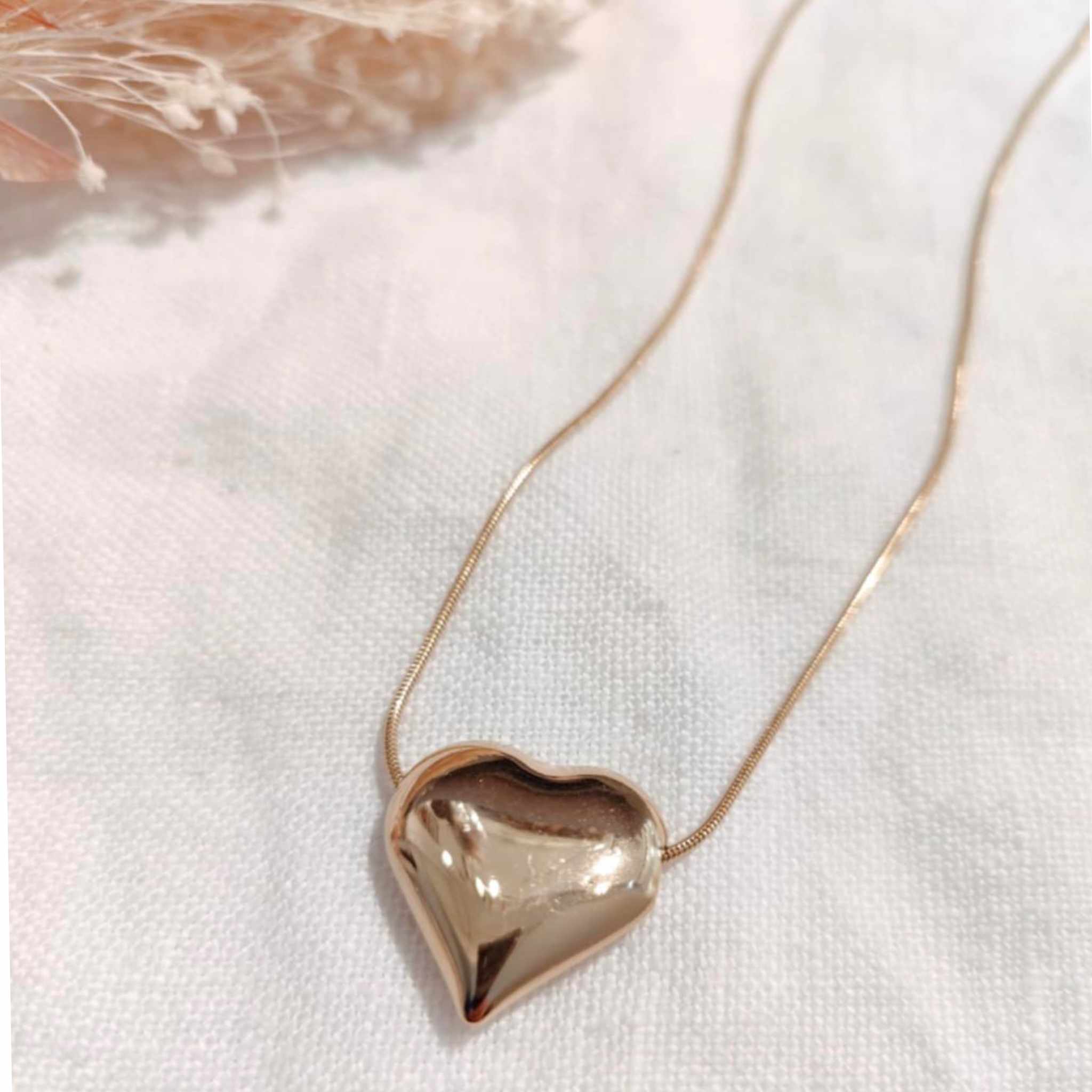 Collier THETA