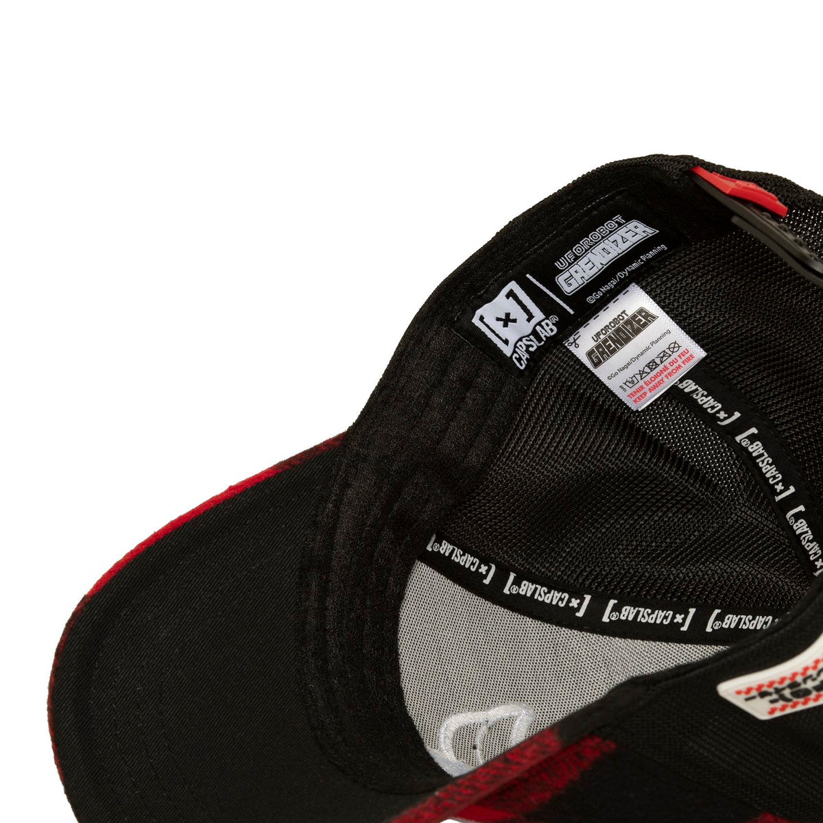 Casquette GOLDORAK à carreaux rouge et noir – CL/GOL8