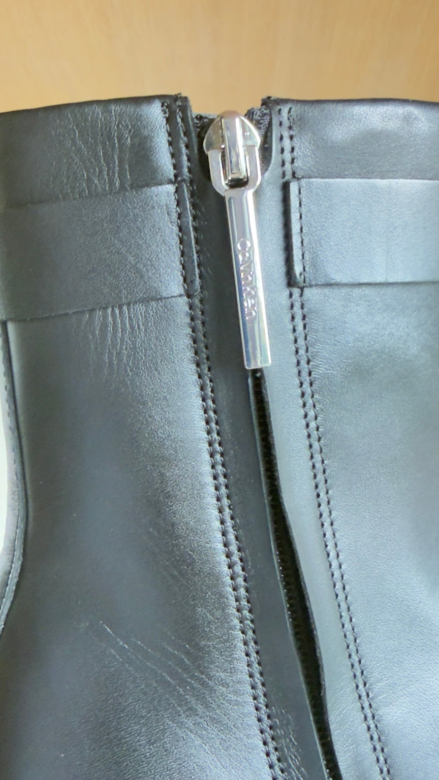 Bottine Calvin Klein Jade noire - détail fermeture