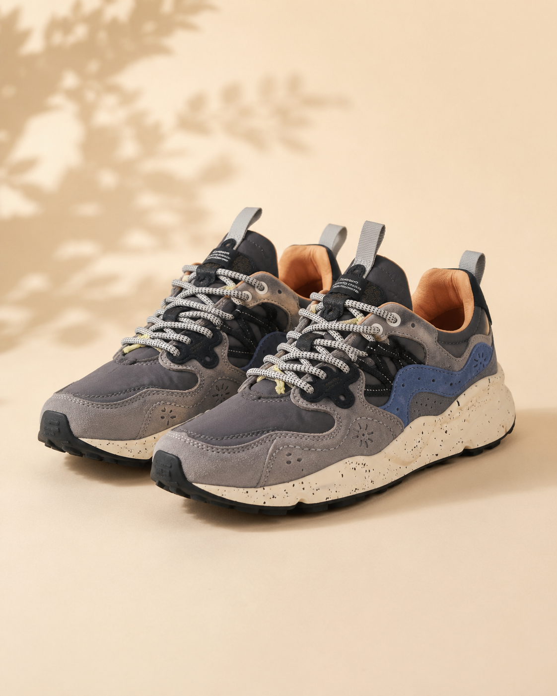 Flower Mountain Yamano 3 homme bleu gris - paire vue trois quarts commerciale