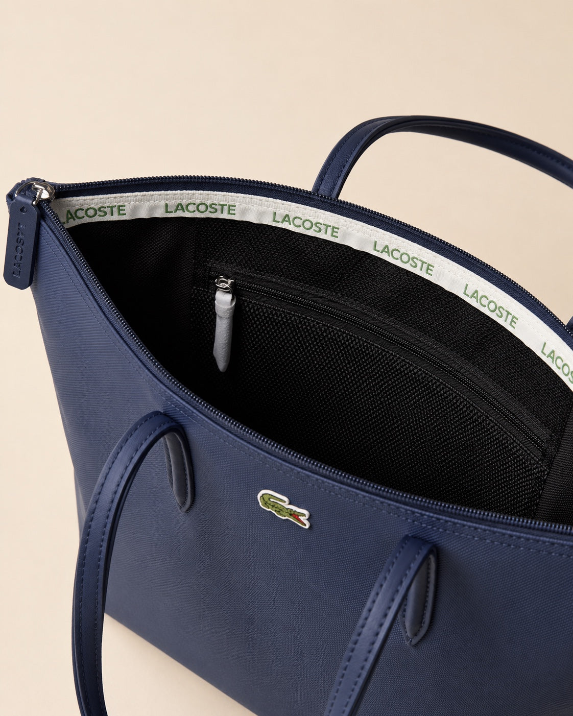 Sac cabas Lacoste NF1888PK bleu foncé - détail intérieur et poche zippée