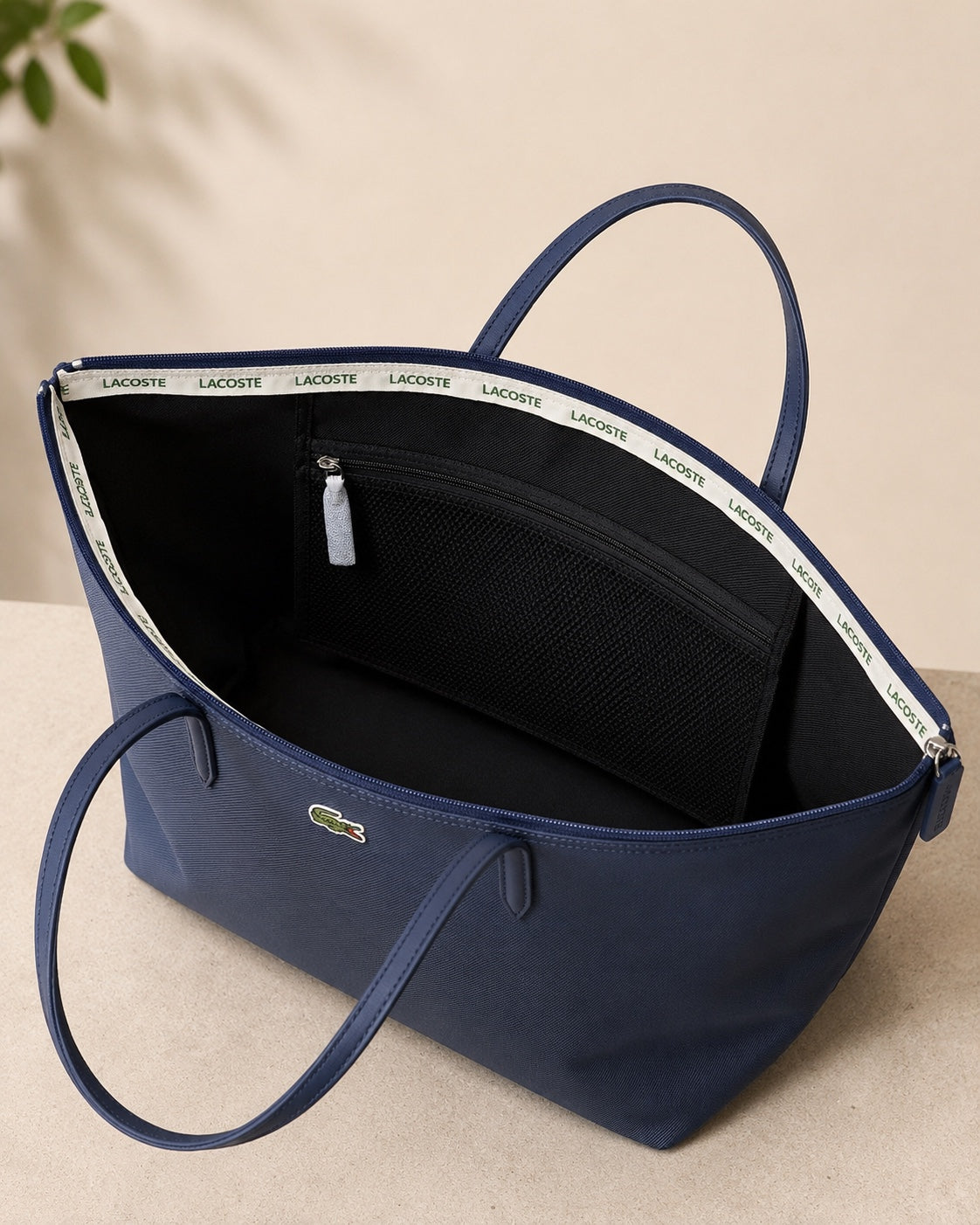 Sac cabas Lacoste NF1888PK bleu foncé - vue intérieure