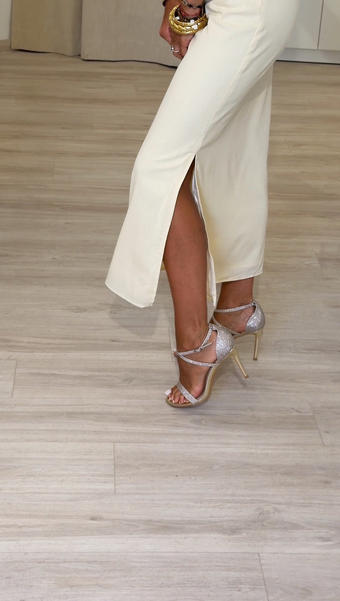 Robe longue Copperose crème - détail fente