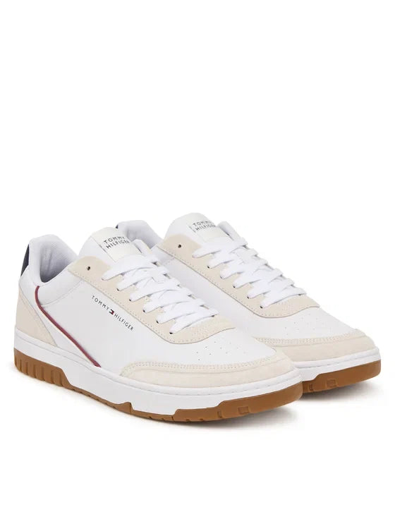 Baskets homme blanches Tommy Hilfiger FM0FM05881 – vue trois quarts