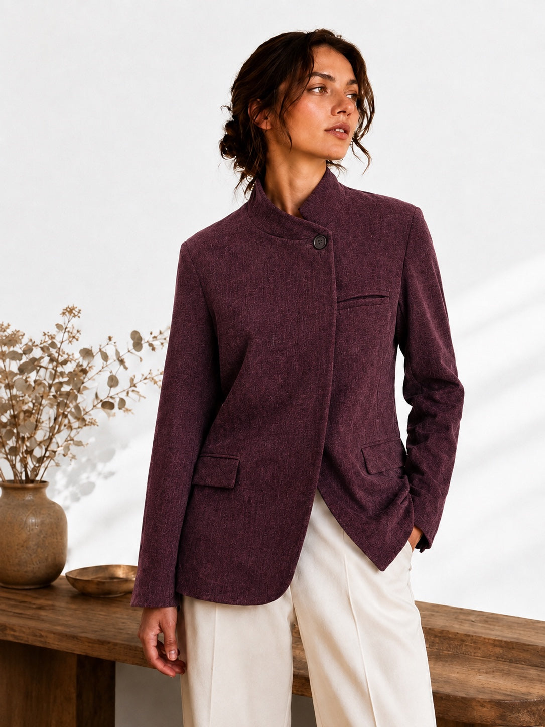 Veste ALBANE en velours prune portée